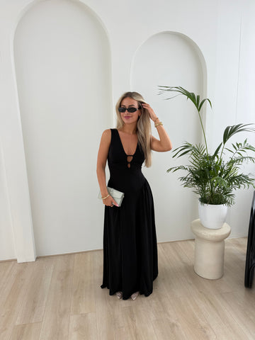 The black perfect dress