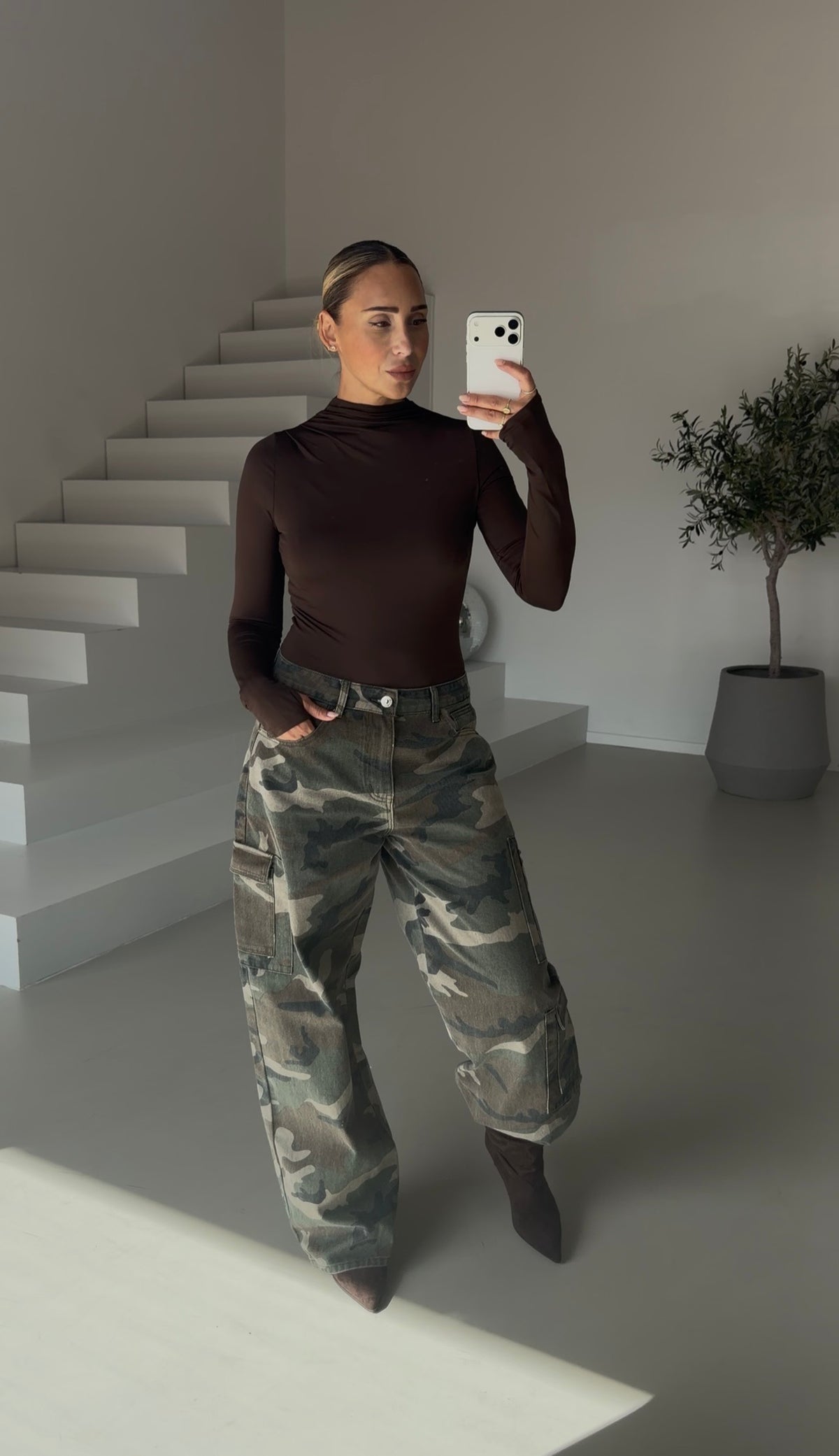 Baggy camo jeans