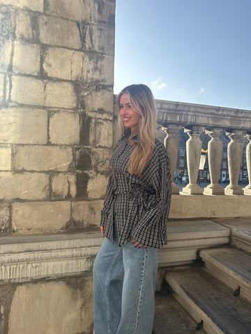 Lace-up blouse | Black