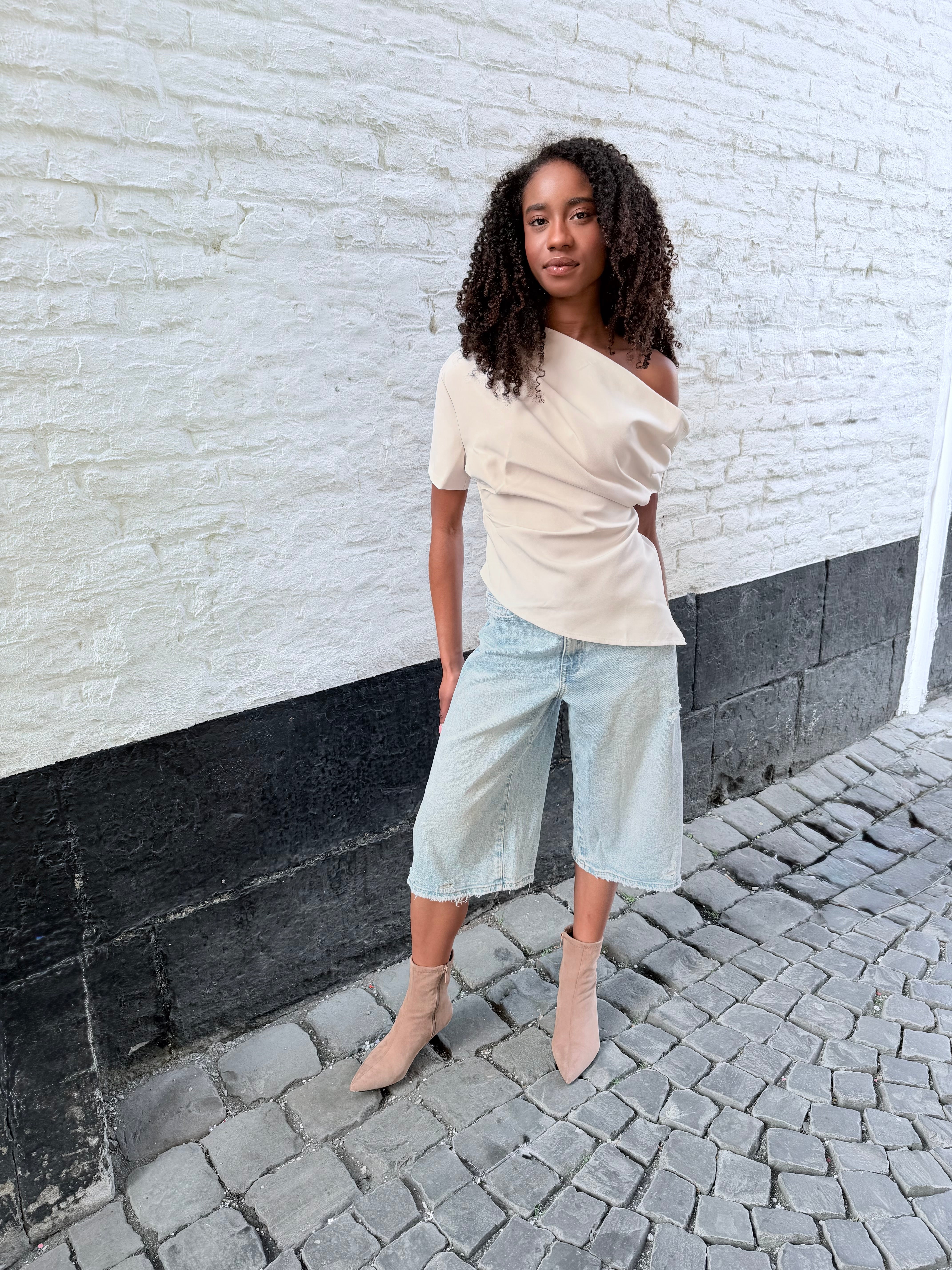 Off shoulder top | Beige