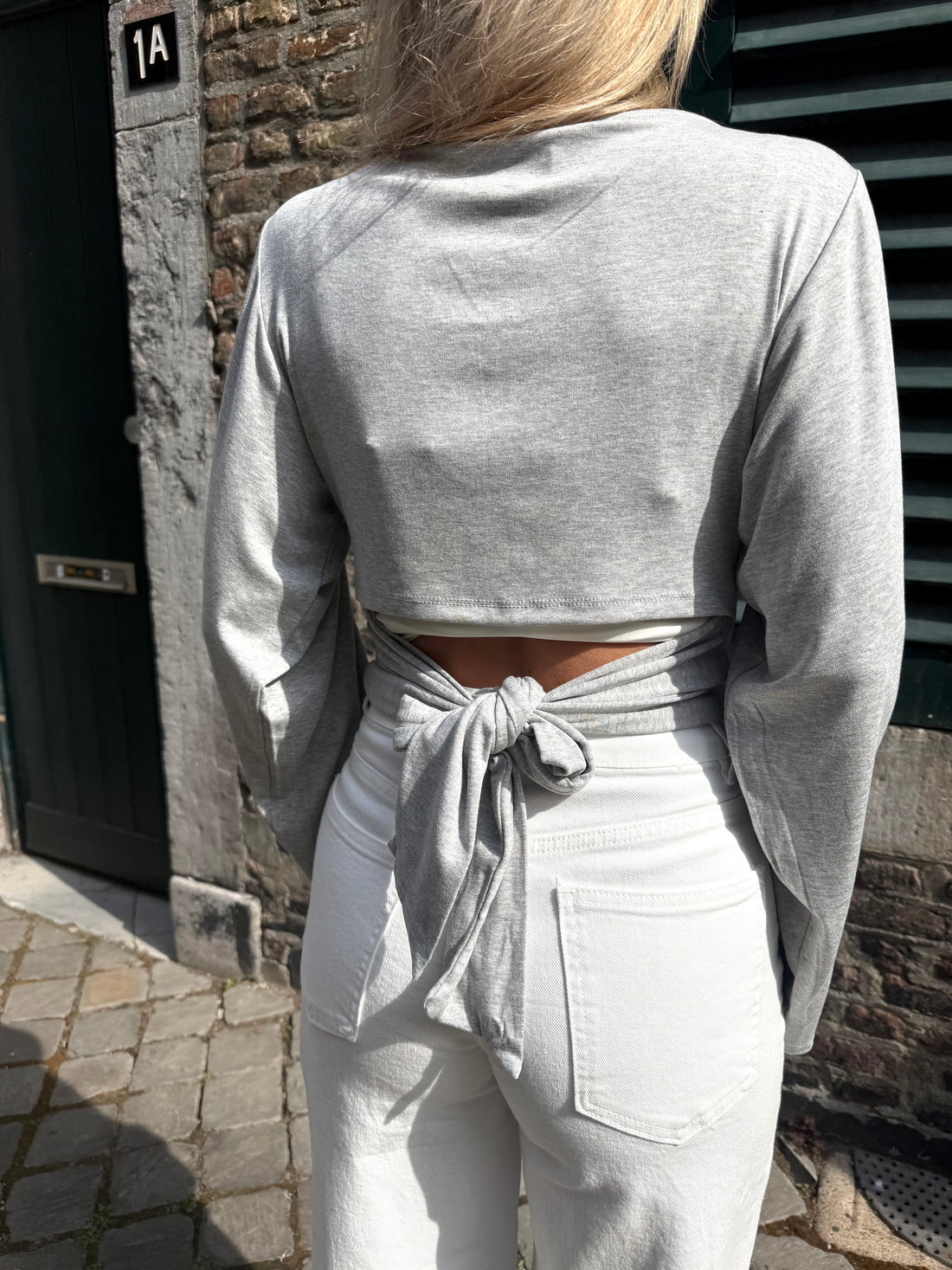 Tie-back top
