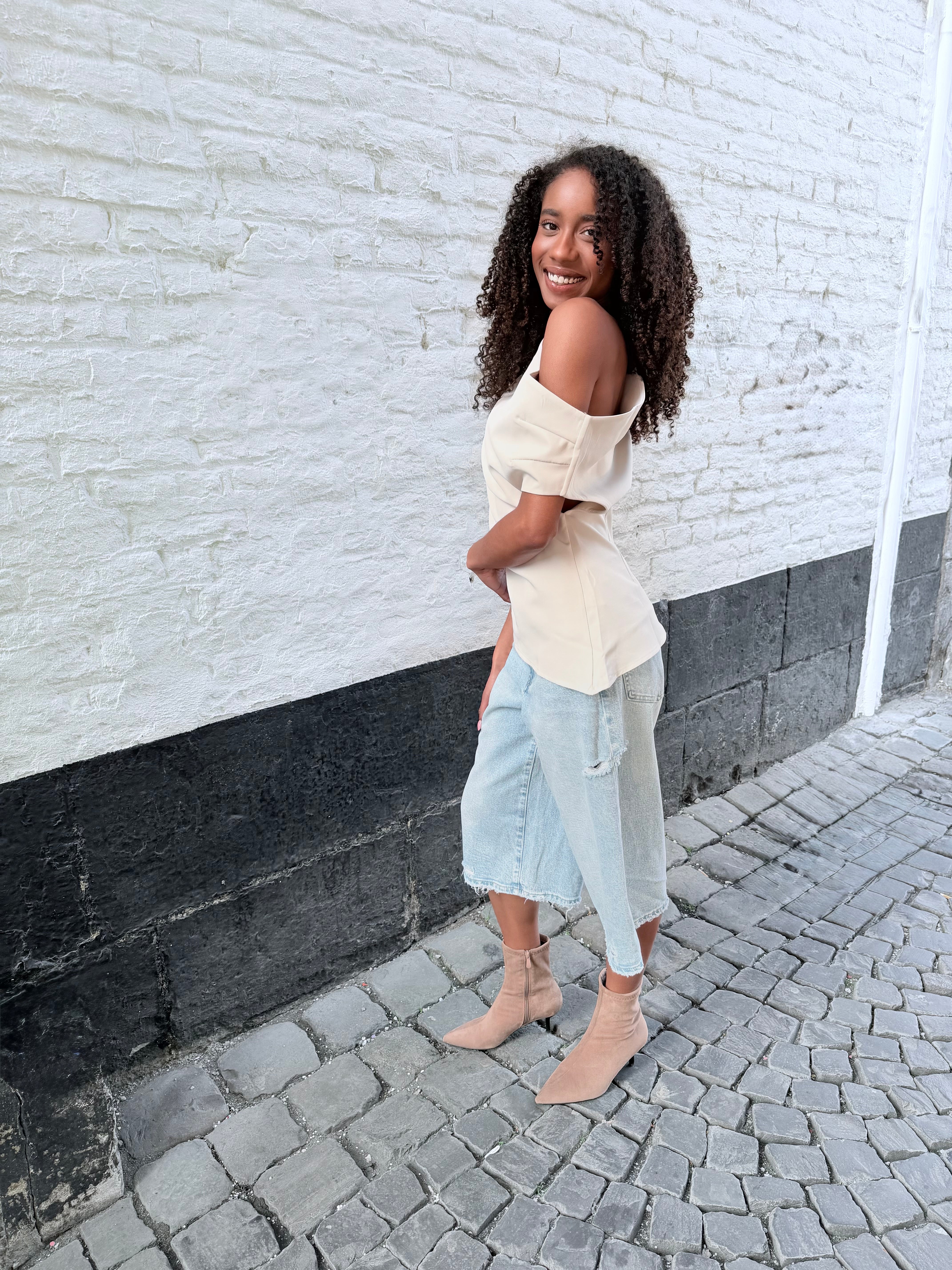 Off shoulder top | Beige
