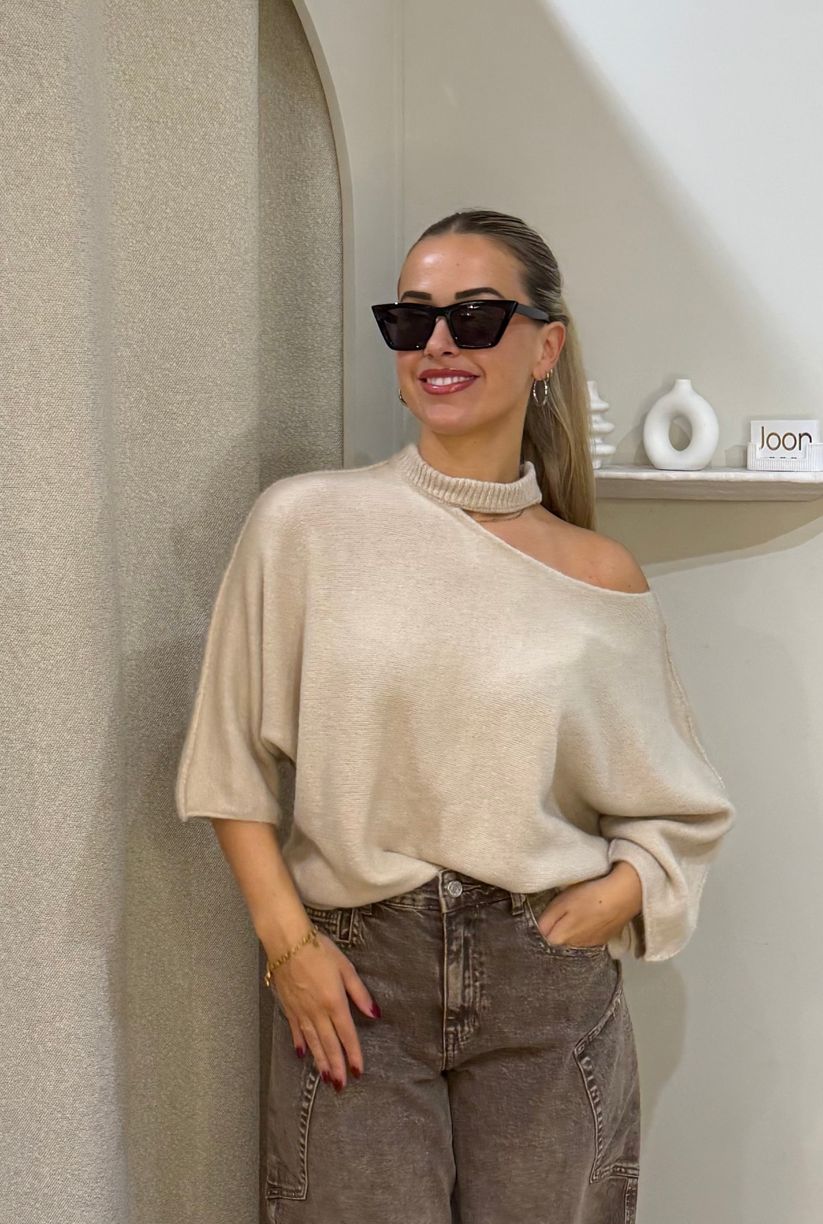Choker knit top