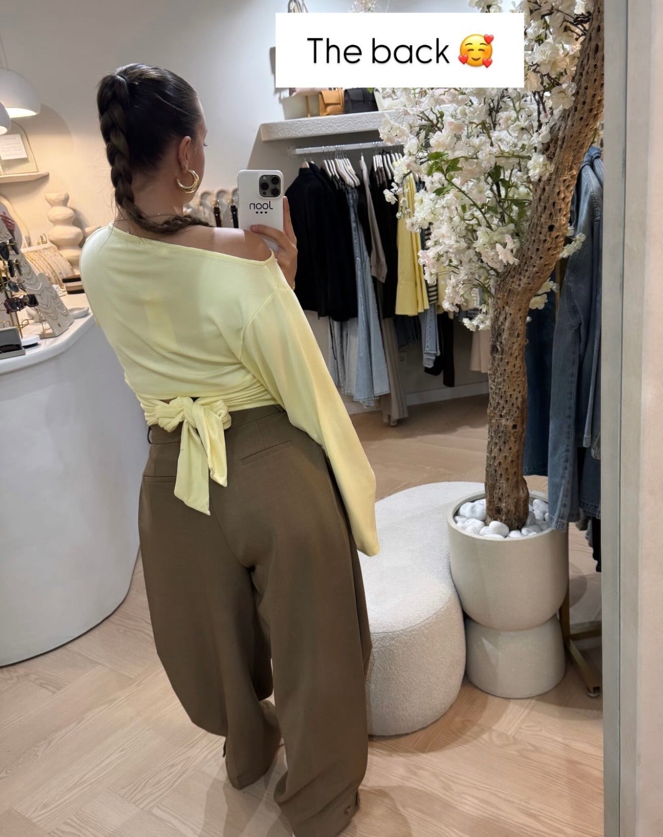 Tie-back top