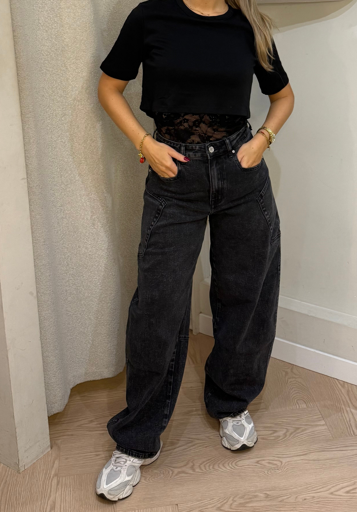 Your favorite baggy balloon jeans