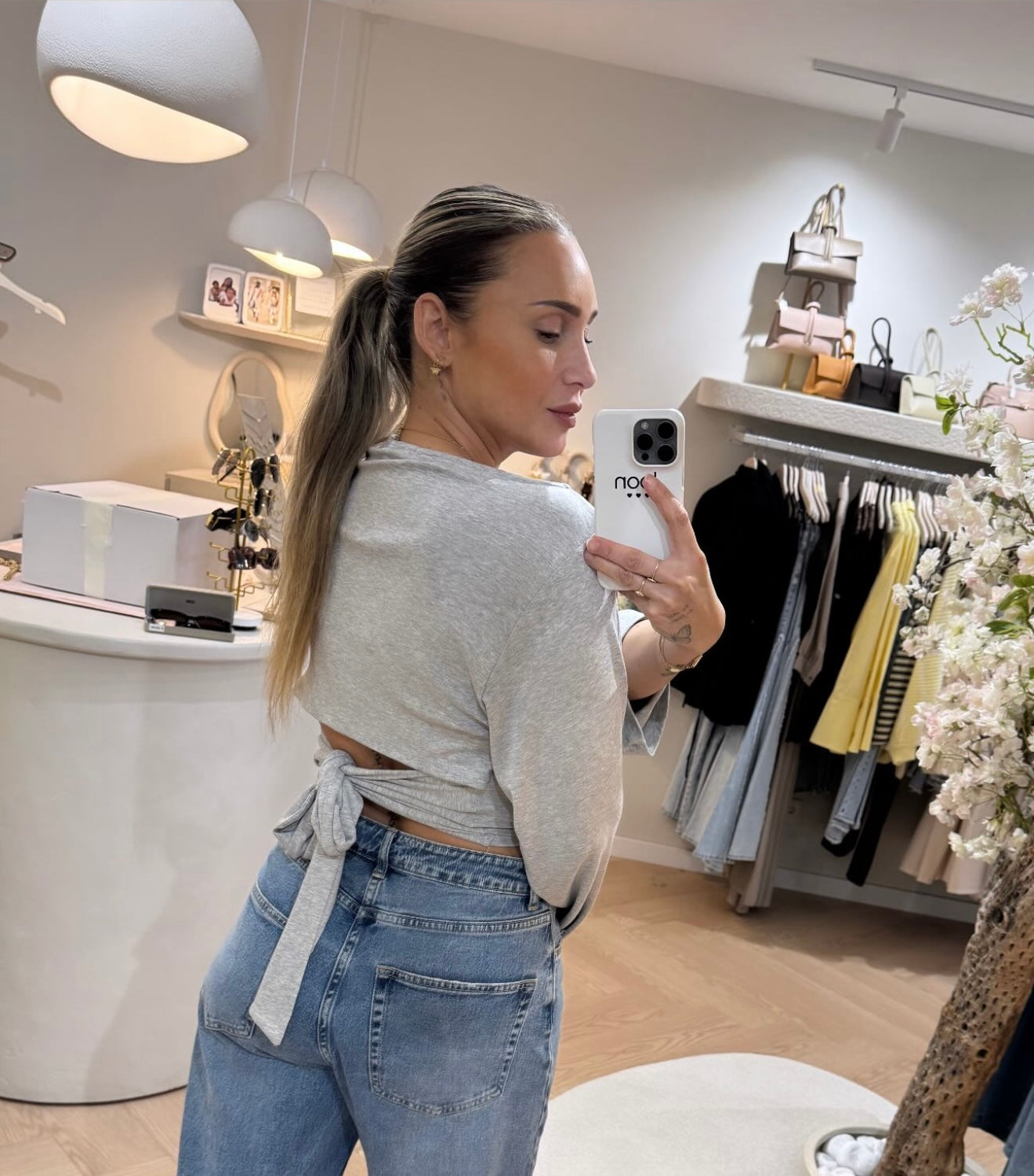 Tie-back top