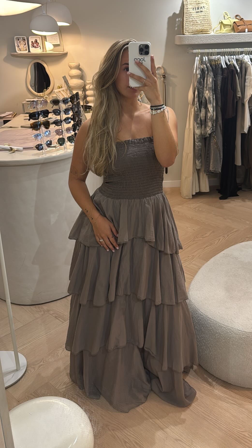 Ruffel jurk taupe